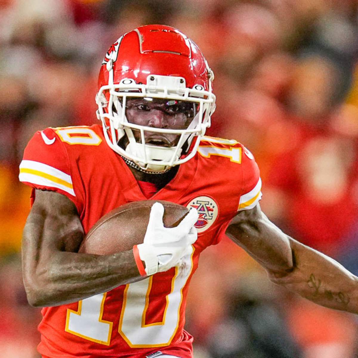 Former Kansas City Chiefs receiver Tyreek Hill traded to Miami Dolphins -  Field Gulls