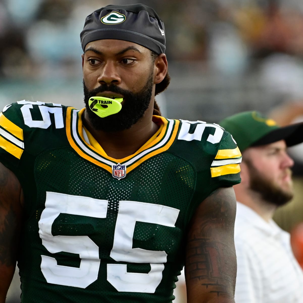 Minnesota Vikings linebacker Za'Darius Smith takes the field