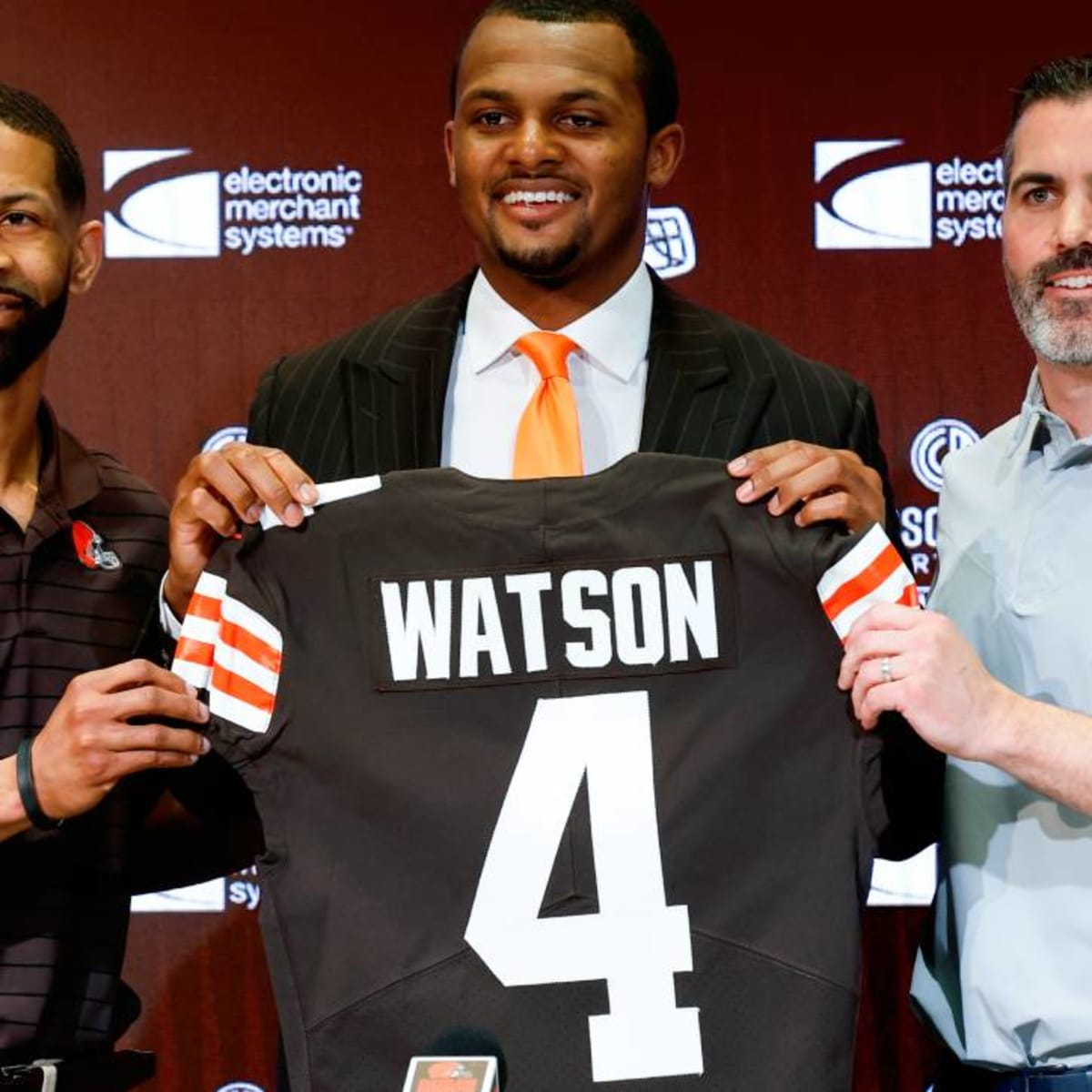 Deshaun Watson will sign with Browns