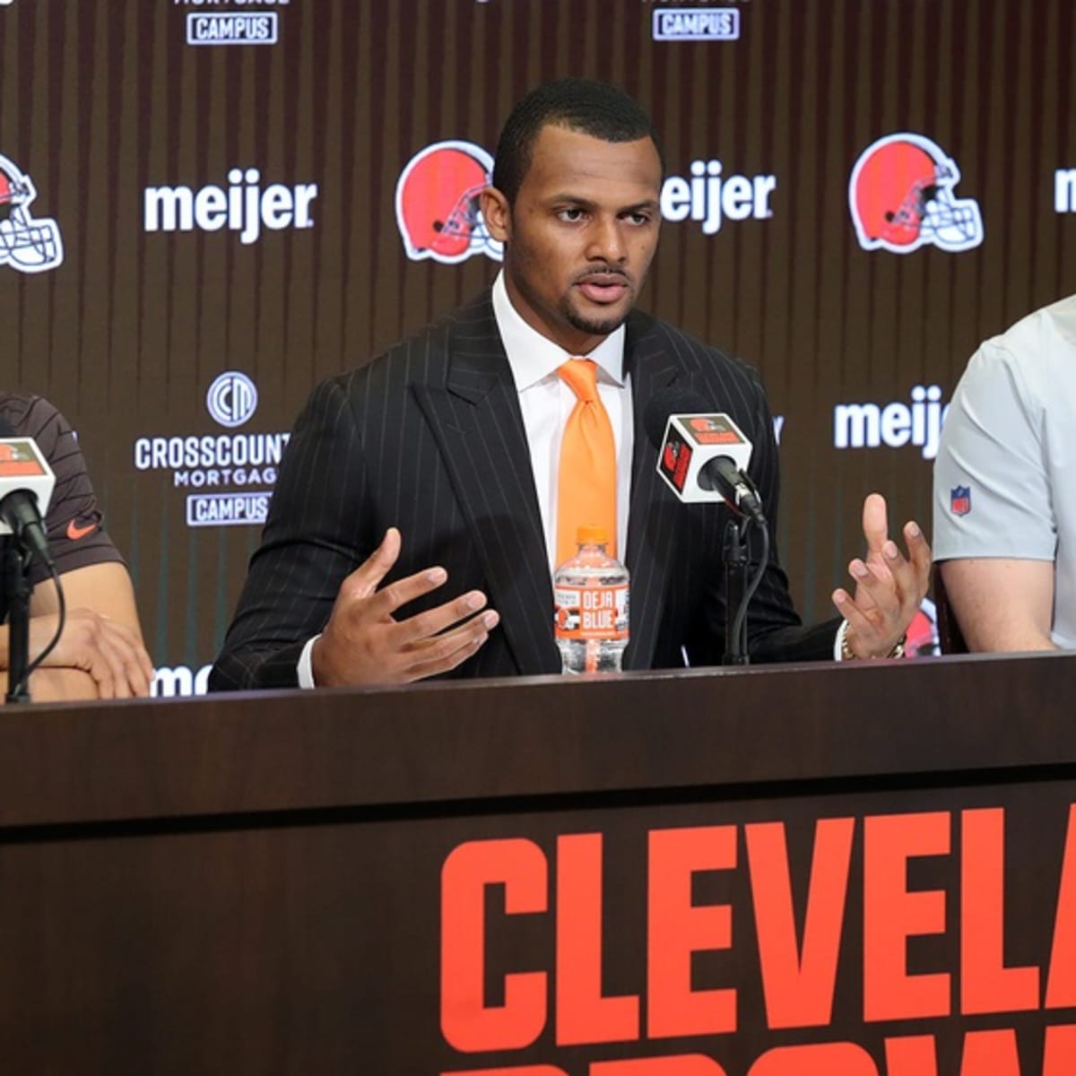 Browns owners meet with Cleveland, Cuyahoga County leaders