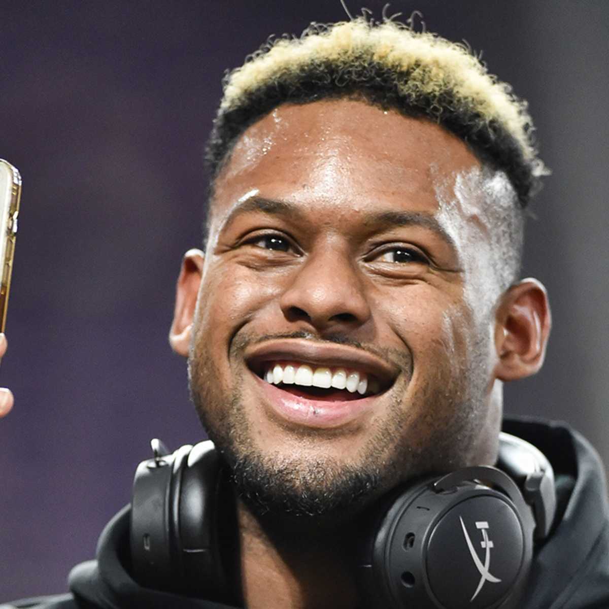 JuJu Smith-Schuster rocks new Chiefs jersey in TikTok