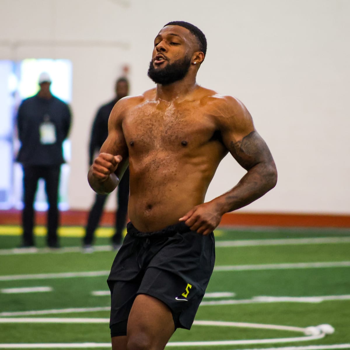 Oregon Ducks Football Defensive End Kayvon Thibodeaux Drafted Fifth Overall  by New York Giants in 2022 NFL Draft - Sports Illustrated Oregon Ducks  News, Analysis and More