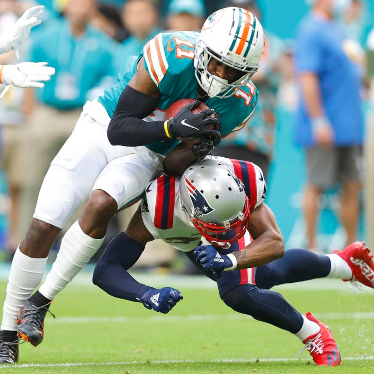 DeVante Parker confirms he pushed for Patriots trade, praises Mac Jones