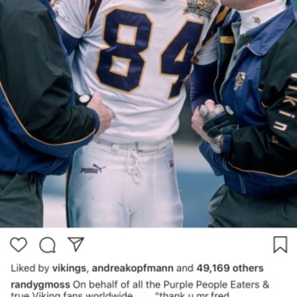 Tom Brady deletes comment to Randy Moss, replaces it with appropriate  response - Bring Me The News