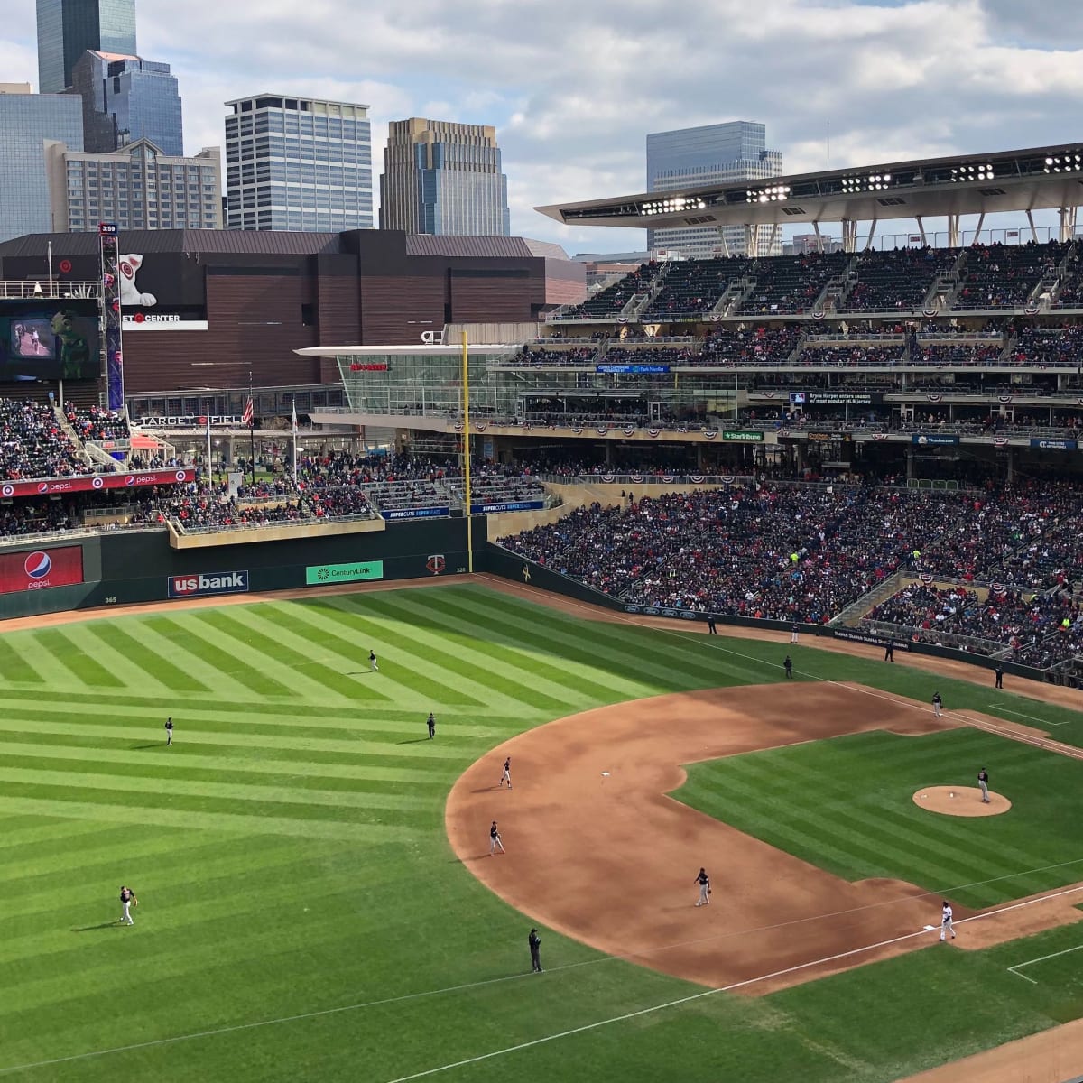 Twins offer $5 ticket deal to help 'restore home field advantage