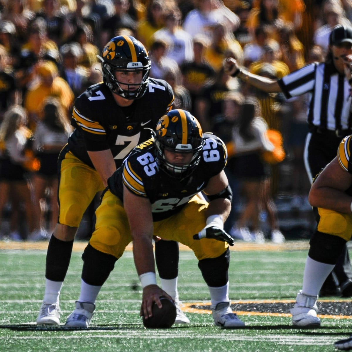 Why the New York Jets Should Pick Iowa Center Tyler Linderbaum in First  Round of 2022 NFL Draft - Sports Illustrated New York Jets News, Analysis  and More