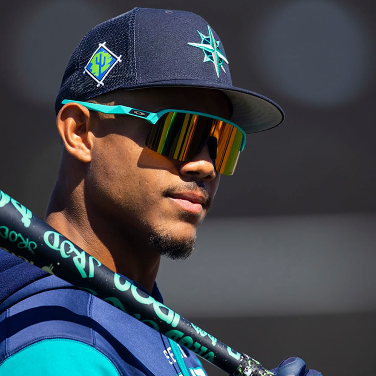 Mariners OF Julio Rodríguez learns he made team roster in emotional scene  (video) - Sports Illustrated