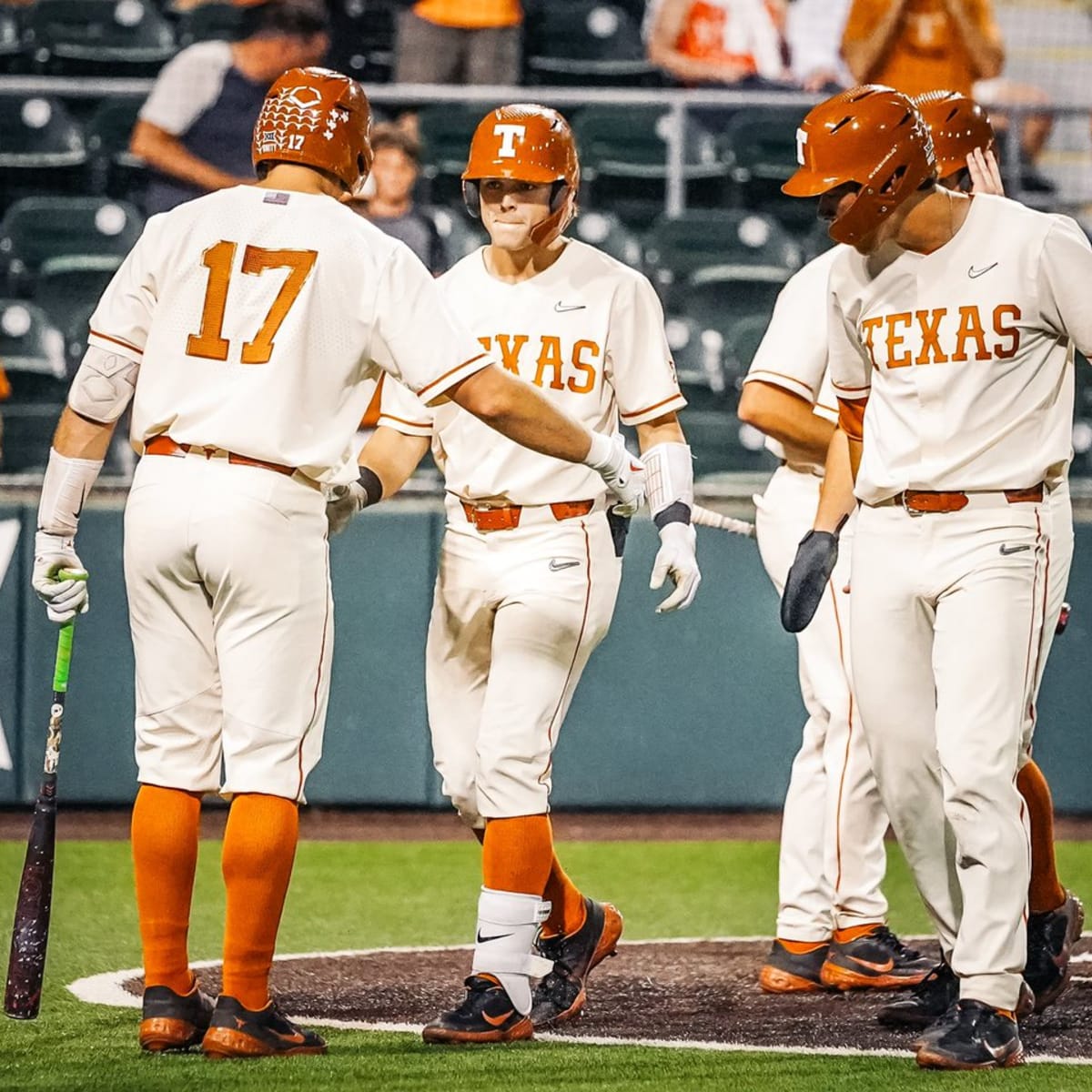 FINAL: Texas Baseball falls to OU, 4-2 – Horns Illustrated