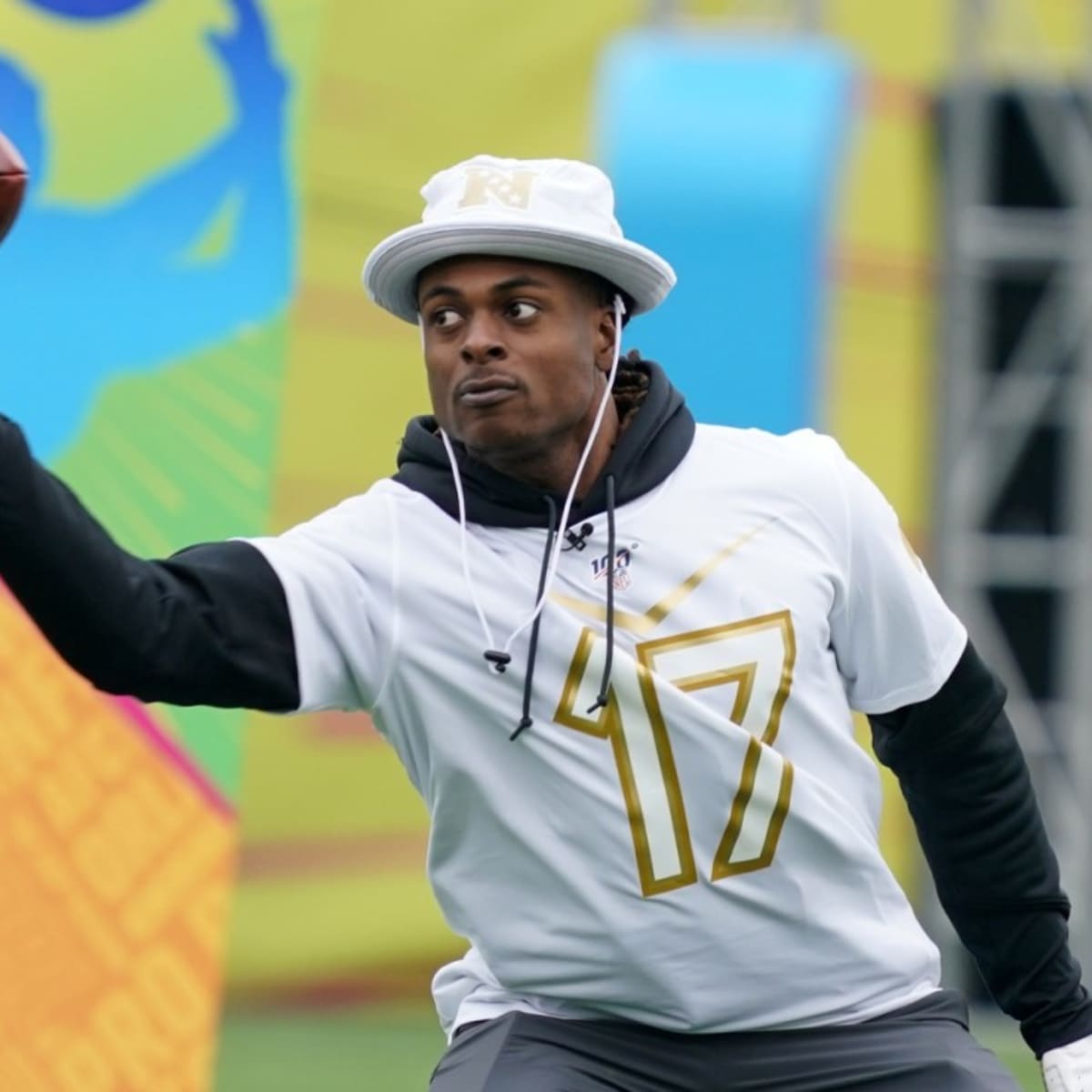 Davante Adams wore Tim Brown's jersey as a kid, now looks to take his  Raiders records