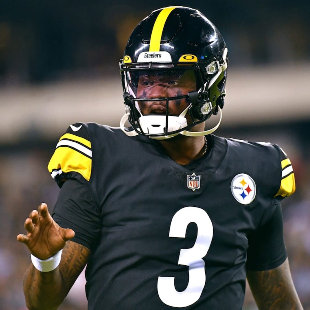 Steelers Honor Dwayne Haskins By Wearing Helmet Decal For Entire 2022  Season - BVM Sports