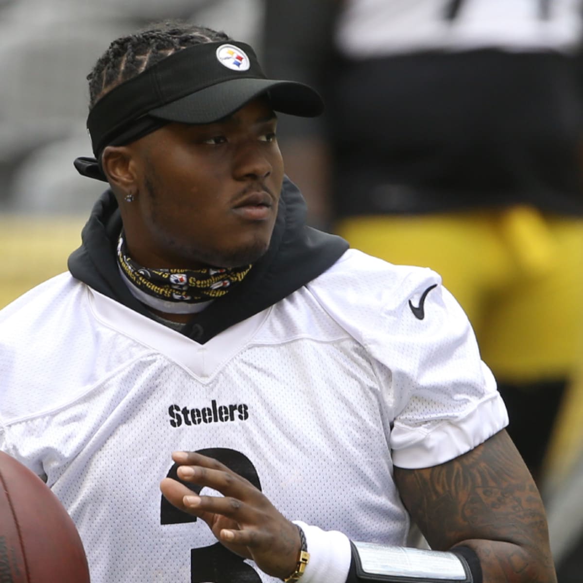 Pittsburgh Steelers quarterback Dwayne Haskins fatally struck by a dump  truck on Florida highway, police say