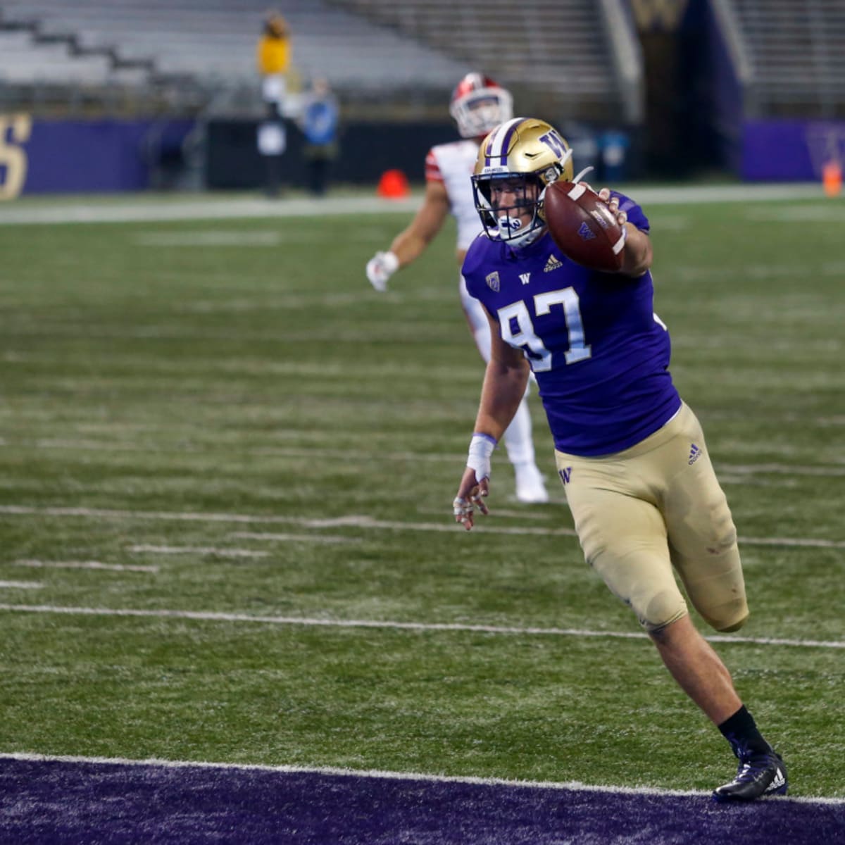 30-in-30: Washington TE Cade Otton