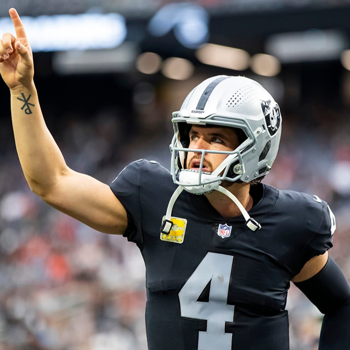 Raiders finally treat Derek Carr as franchise QB with new contract - Sports  Illustrated