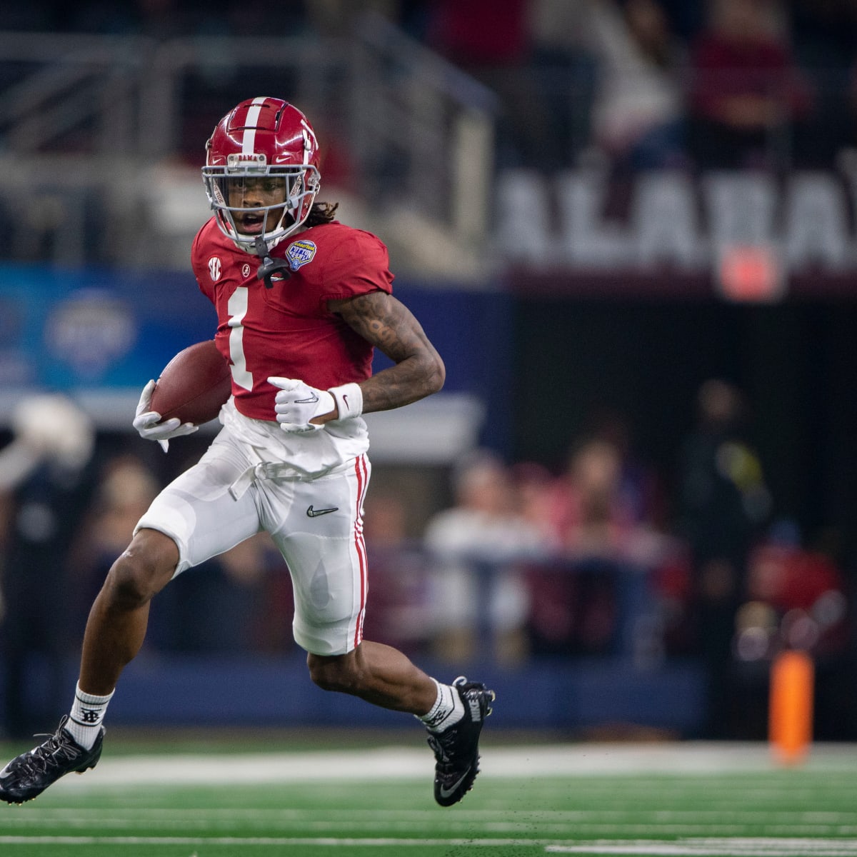 Sources - Star Alabama Crimson Tide WR Jameson Williams has torn ACL - ESPN