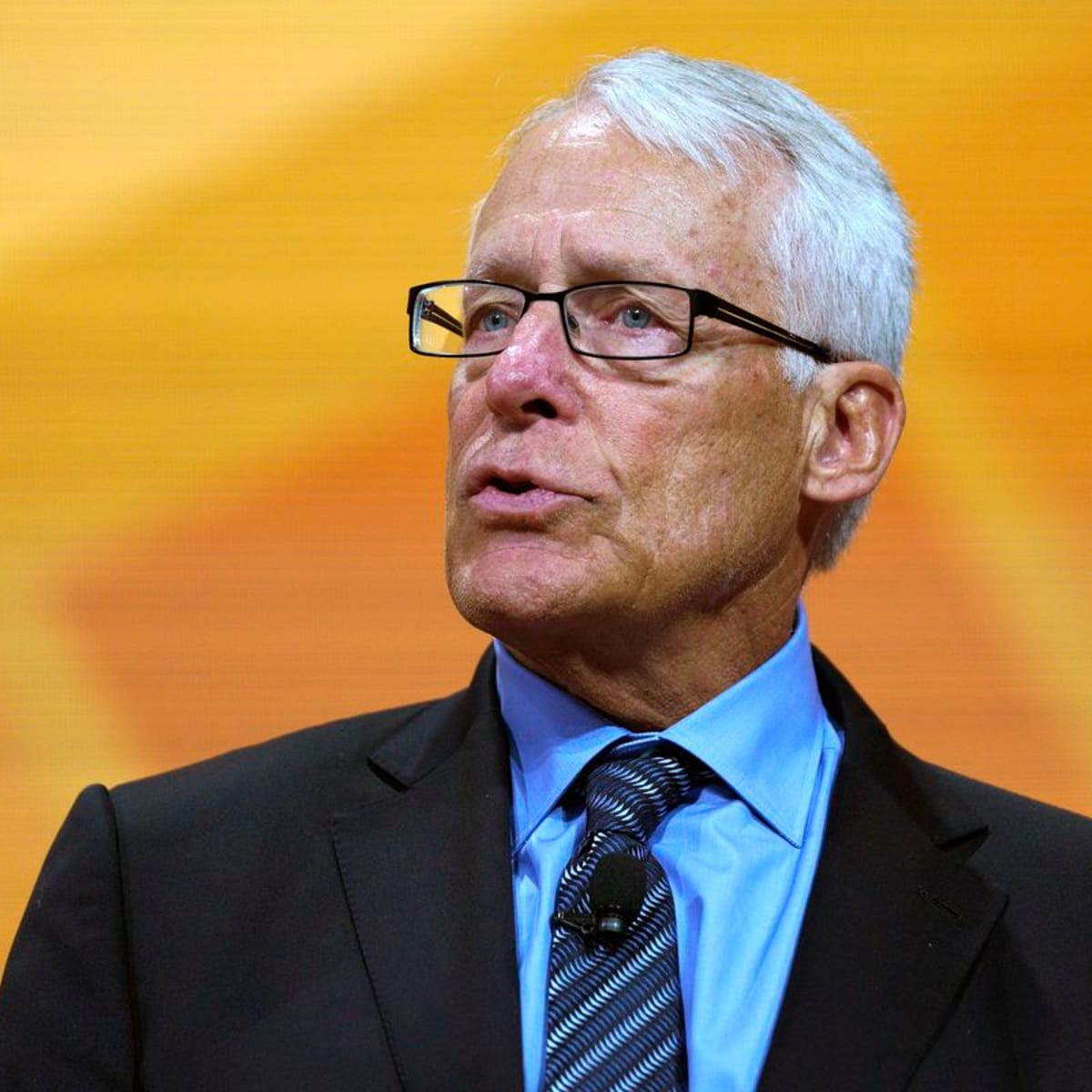 Broncos winning bid: Walmart heir Rob Walton set to purchase