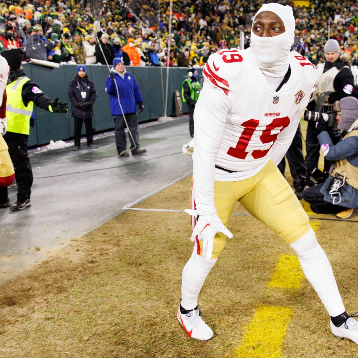 Identity of lone Niners fan at Seahawks parade revealed in shocking  discovery