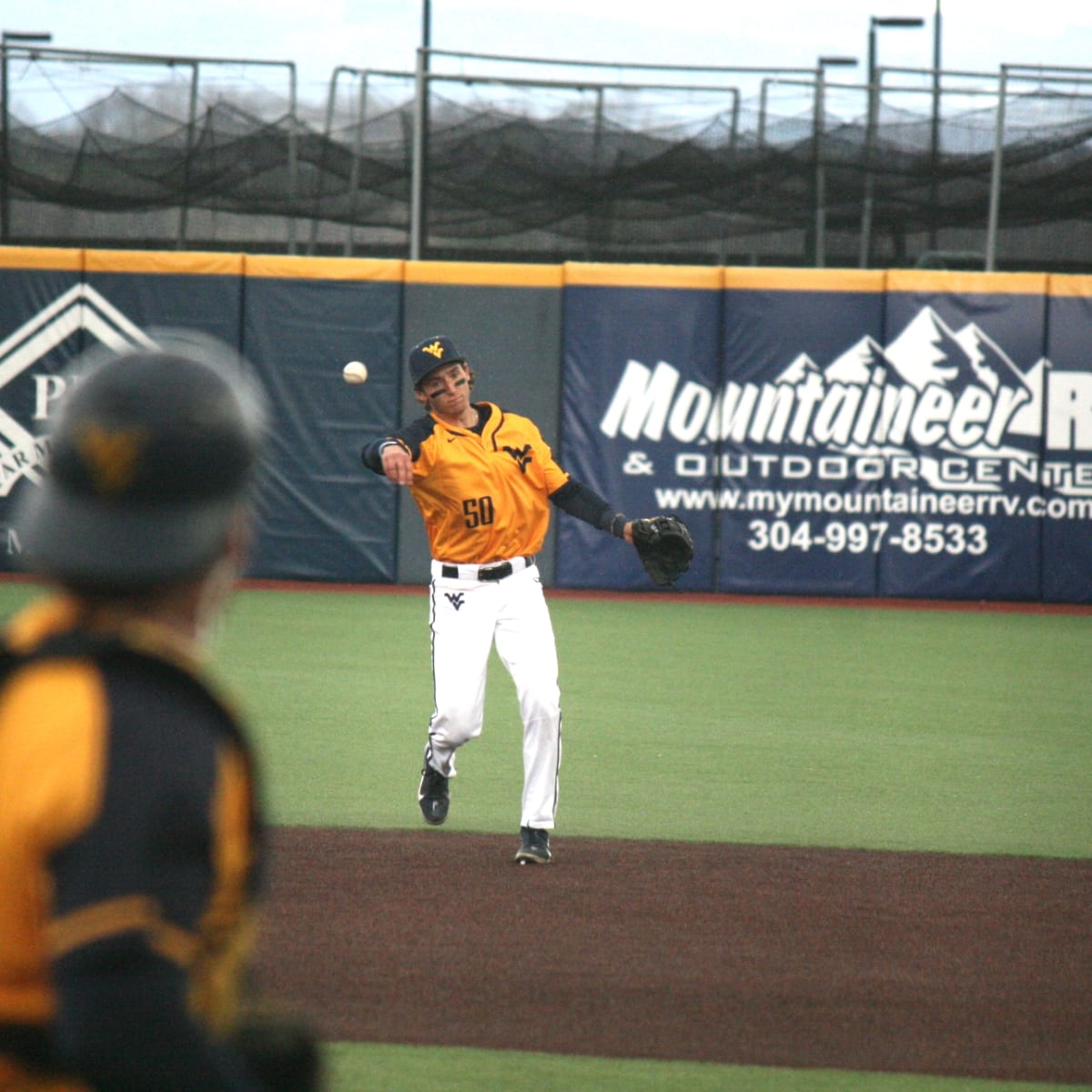 WVU baseball takes game two in back-and-forth against Kansas Jayhawks, 10-7, Baseball