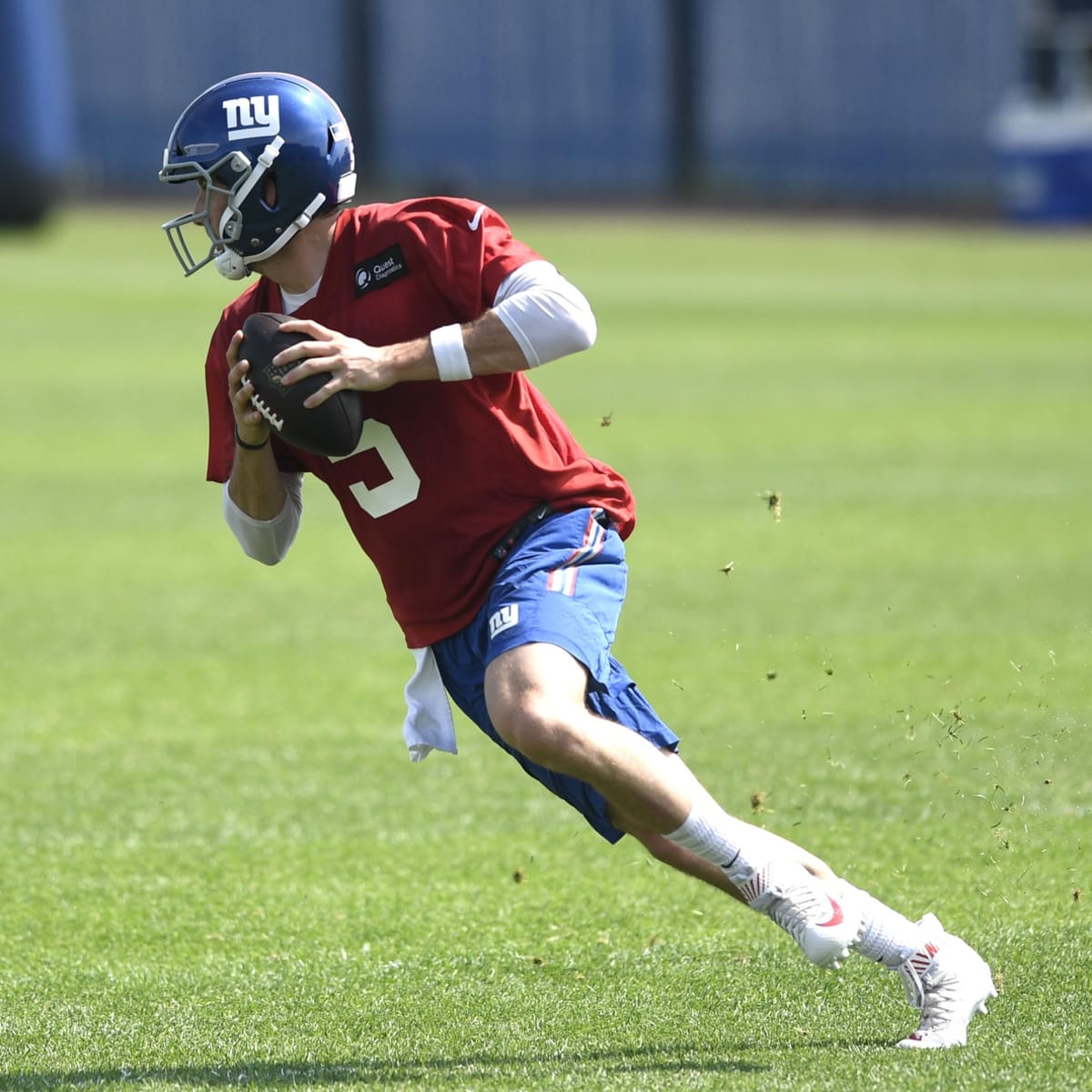 Giants elevate QB Davis Webb, DT Jack Heflin for game vs. Eagles