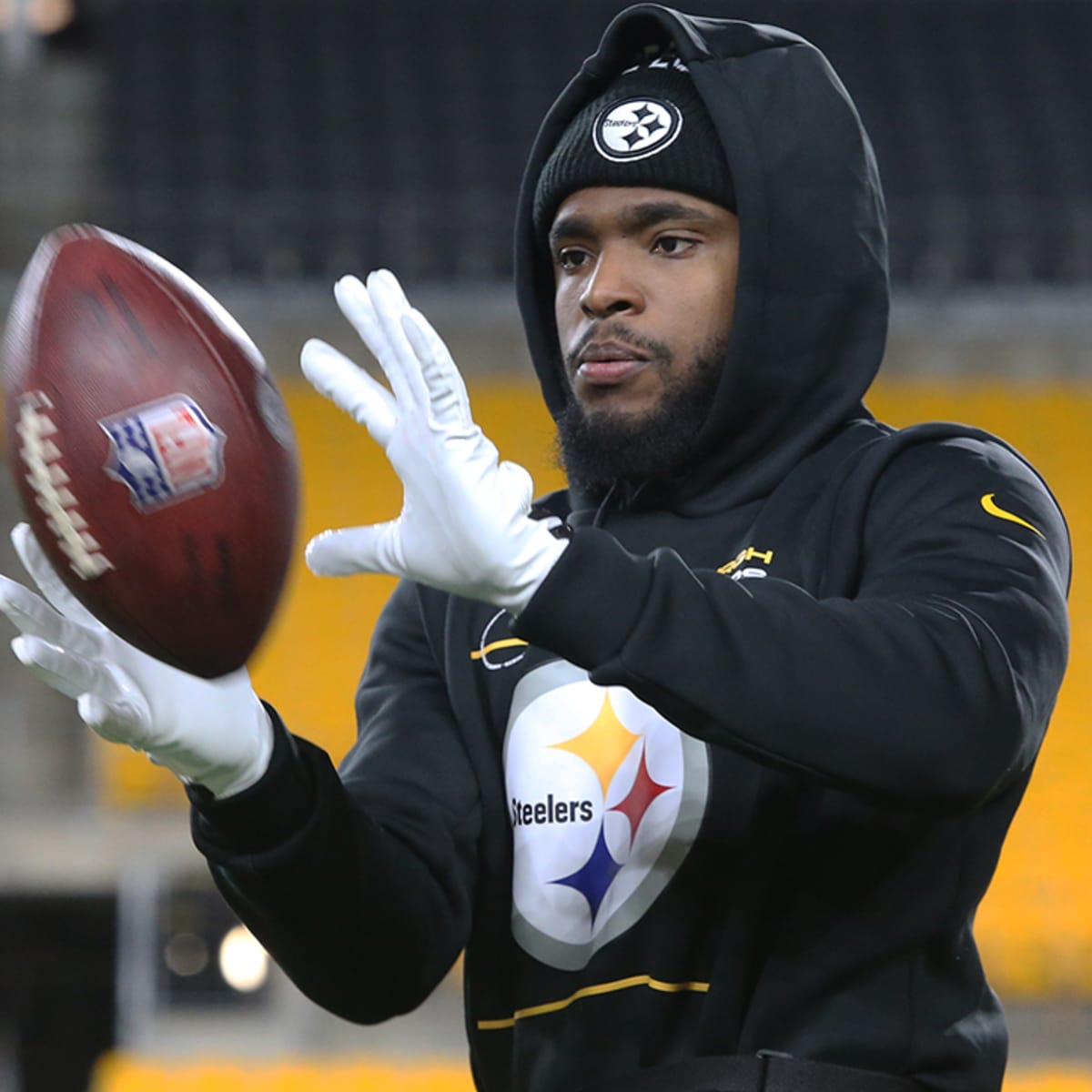 Steelers' Diontae Johnson upset with fan criticism of offensive line