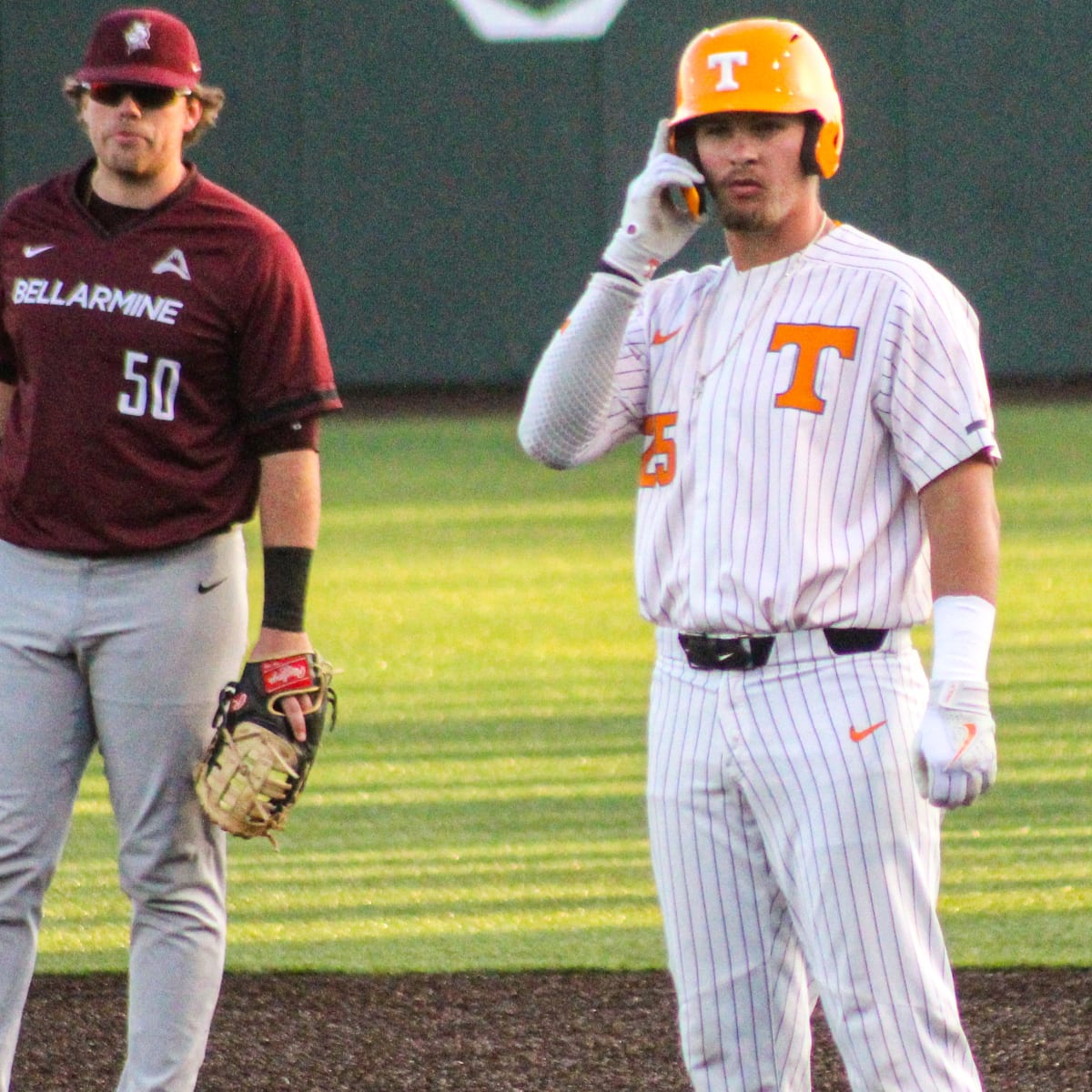 No. 19 Tennessee baseball stays unbeaten; leads nation in home runs