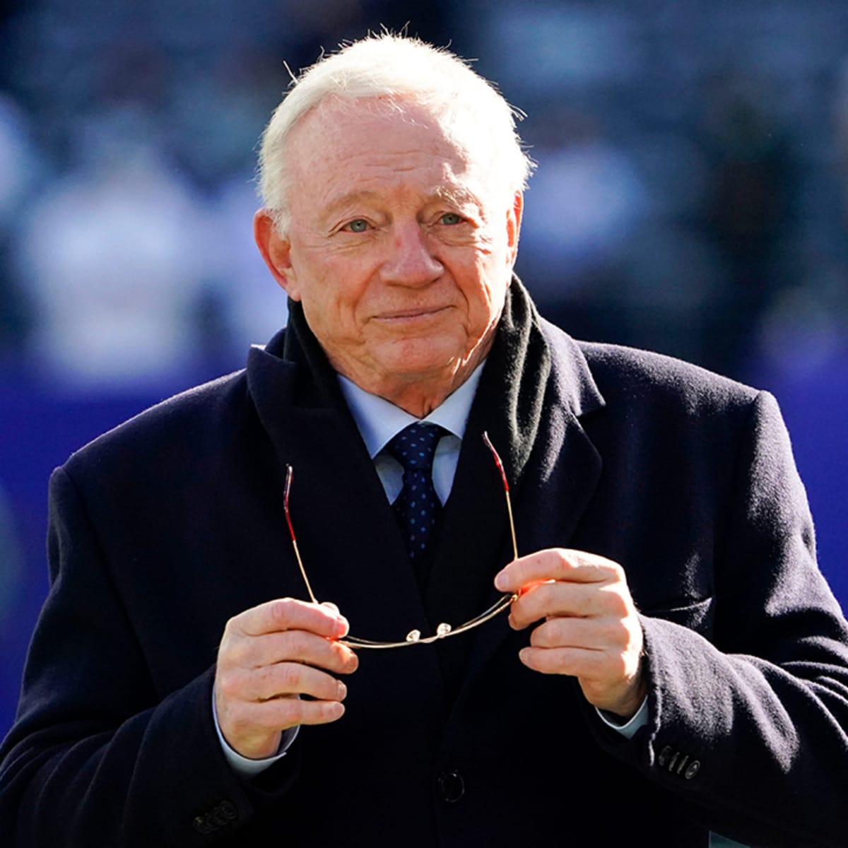 Cowboys owner Jerry Jones says he wasn't wearing a seatbelt in a car crash