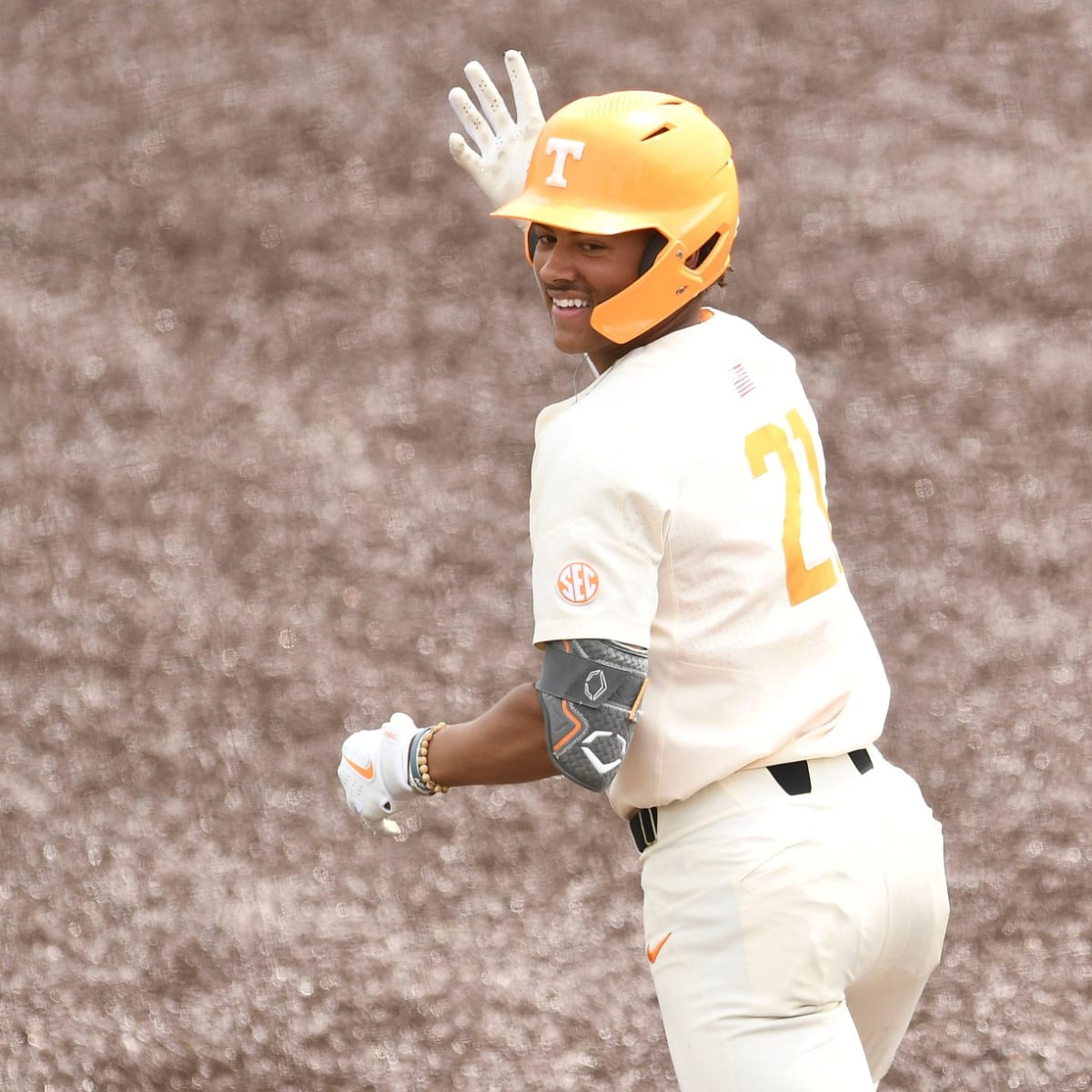 Vols Baseball Live Updates, Score, Game Notes: No. 1 Tennessee vs