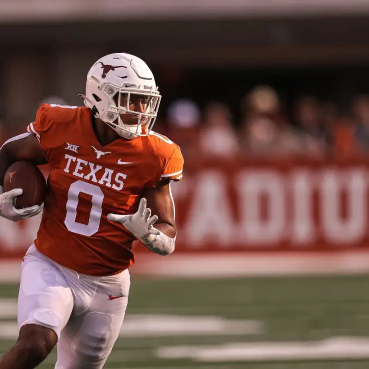 Texas' Jaylan Ford among PFF's top 10 returning linebackers in 2023