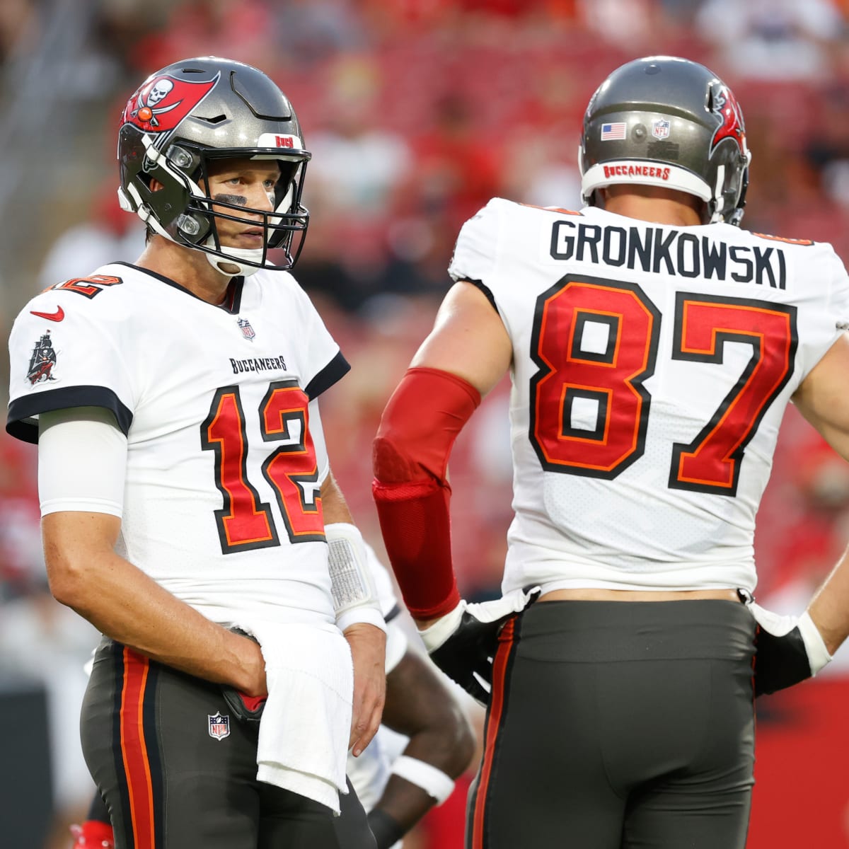 Tampa Bay Buccaneers on X: Takin' this ship to the tundra!  -@RobGronkowski  / X