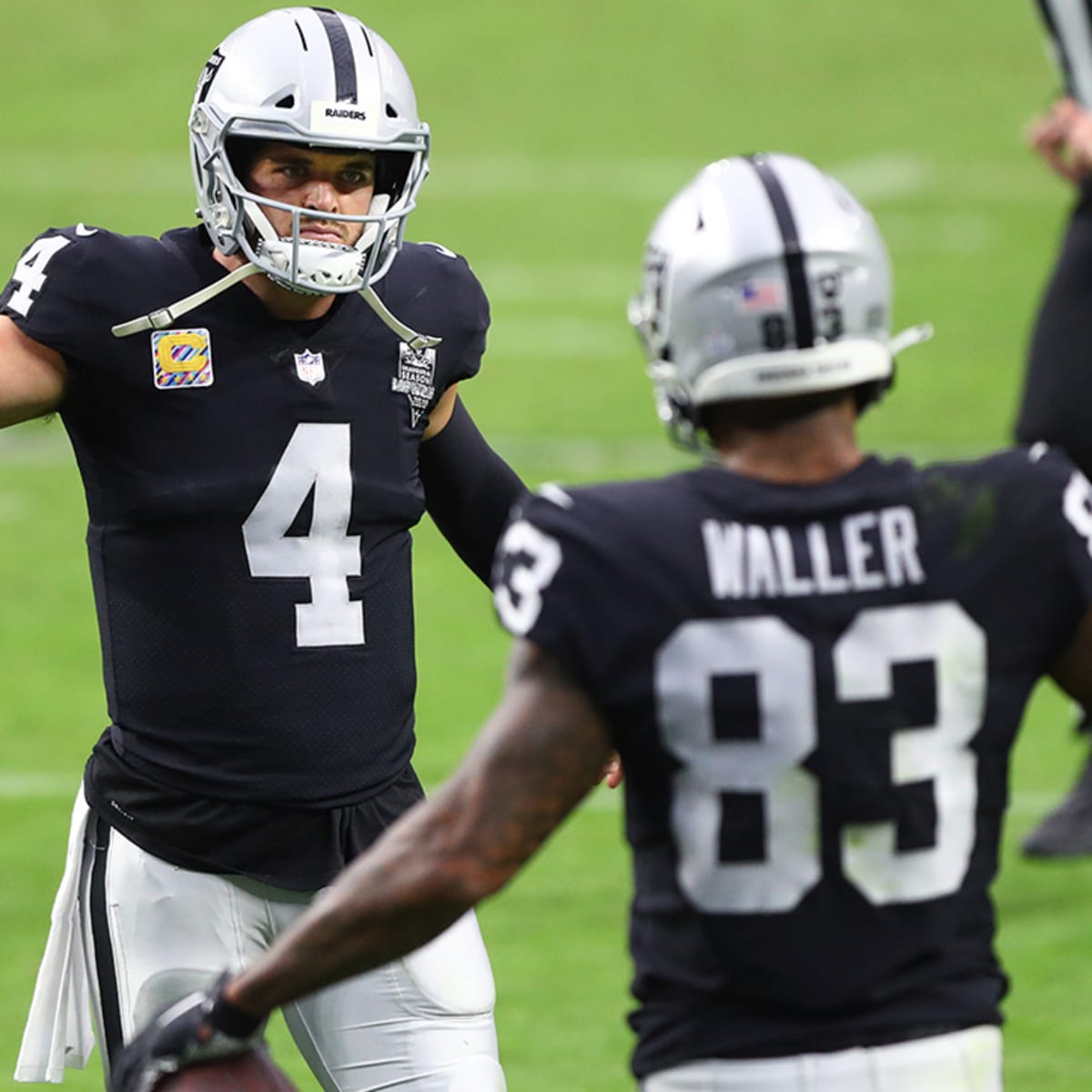 Raiders: Darren Waller trade rumors Packers has Derek Carr responding