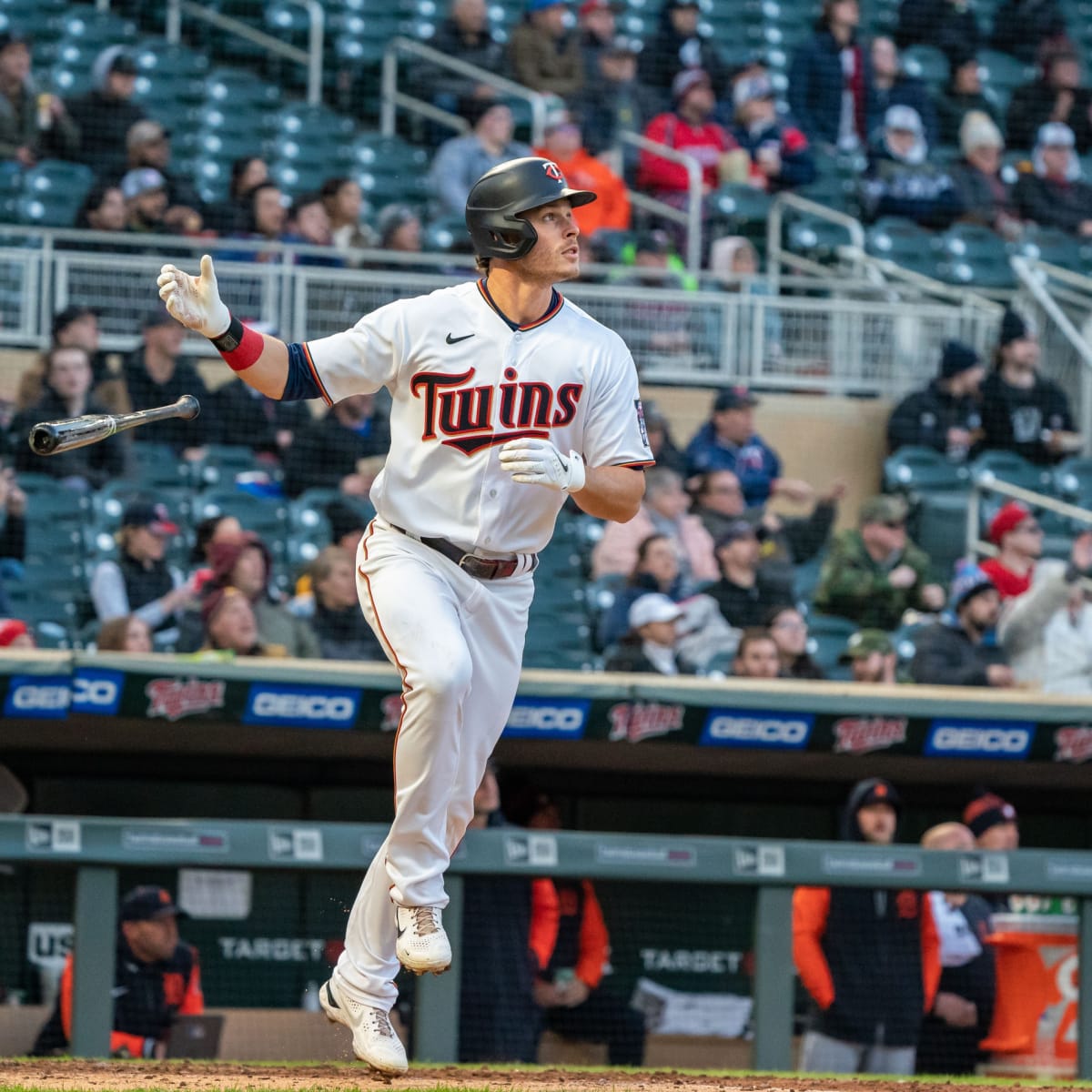 Twins right fielder Max Kepler heats up at the plate – Twin Cities