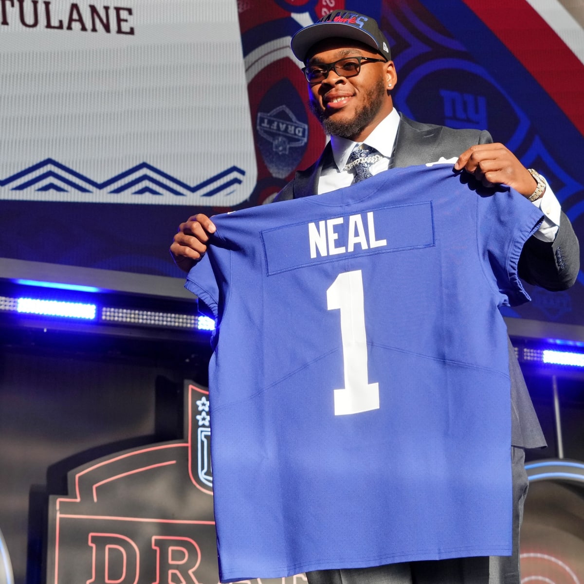 2022 NFL Draft grades: Giants pick Alabama's Evan Neal at No. 7 overall,  beefing up offensive line 