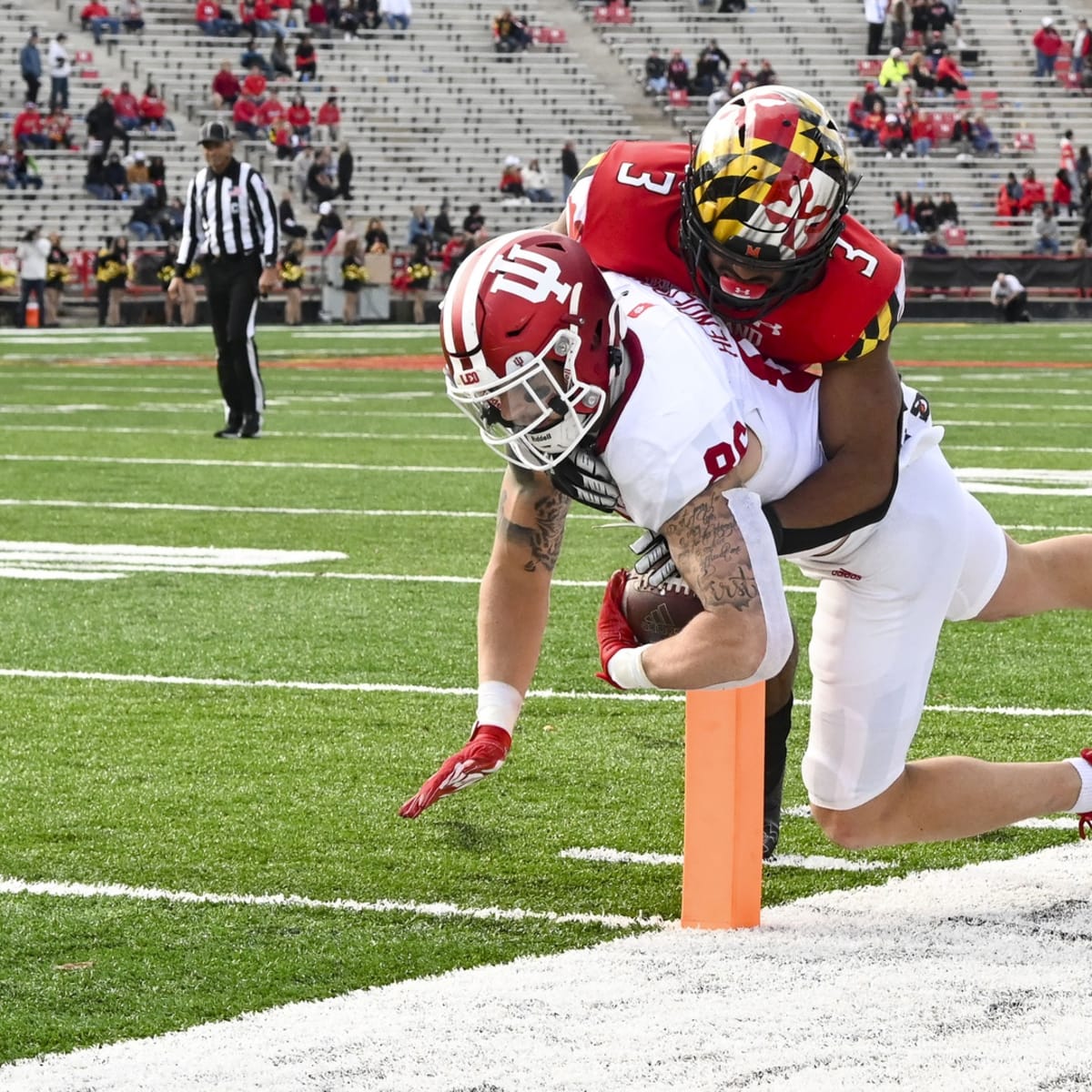 Indiana tight end Peyton Hendershot runs the 40-yard dash during the NFL  football scouting combine, Thursday, March 3, 2022, in Indianapolis. (AP  Photo/Darron Cummings Stock Photo - Alamy