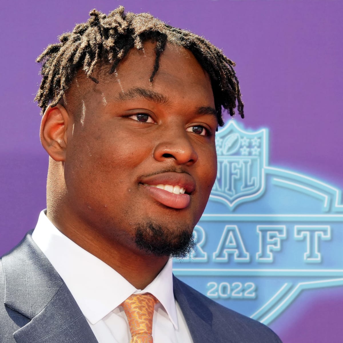 Los Angeles Chargers NFL Draft Picks & Grades 2022: Zion Johnson is a  Plug-and-Play Pro Bowl Guard in an Elite Chargers Offense