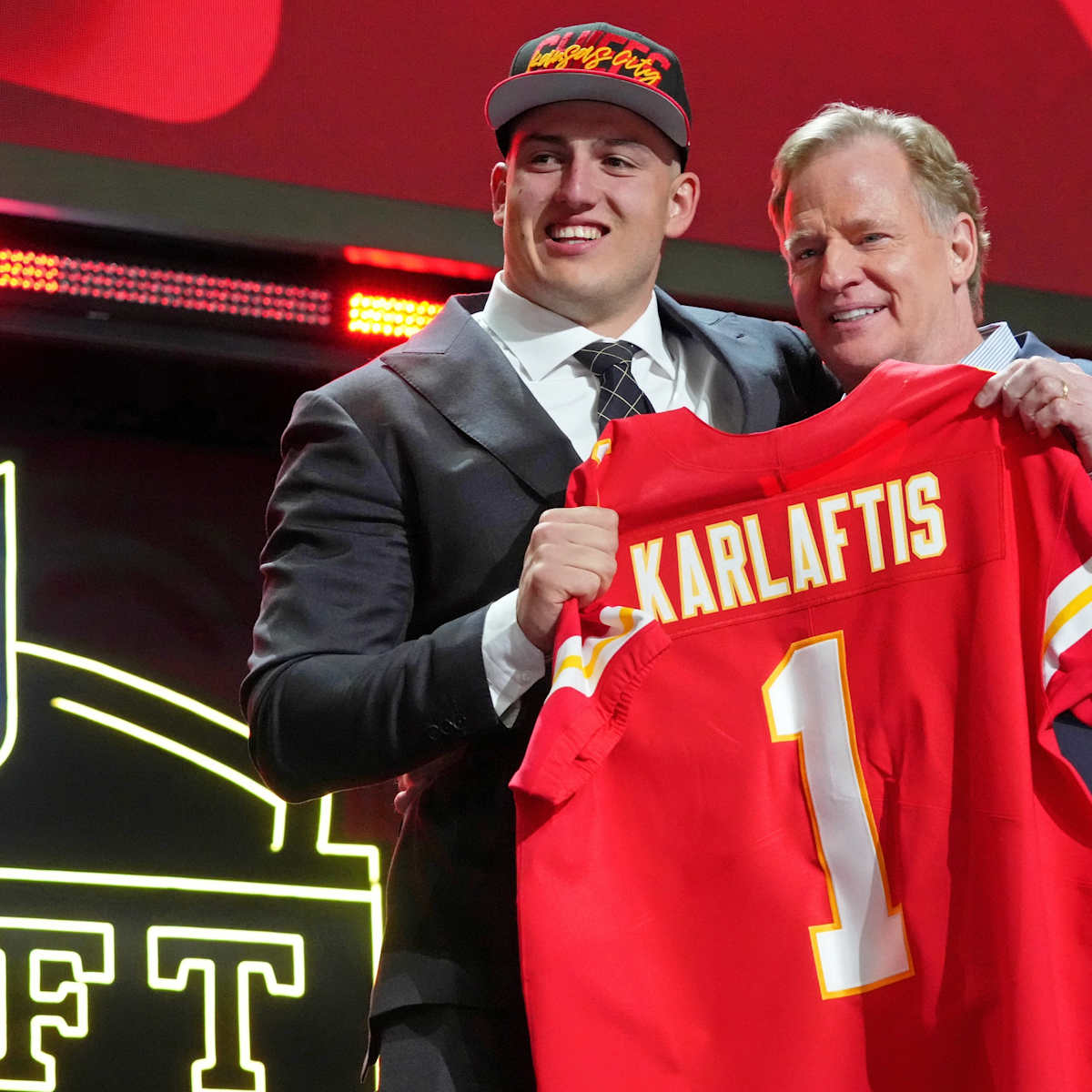 Analyzing KC Chiefs DE George Karlaftis Making a Second-Year Leap - Sports  Illustrated Kansas City Chiefs News, Analysis and More