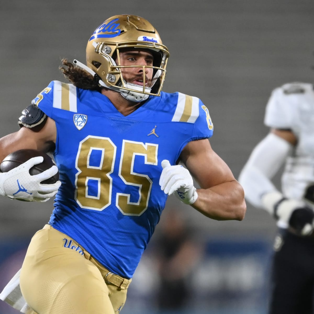 Photos: Broncos draft picks Nik Bonitto and Greg Dulcich make their first  trip to Denver