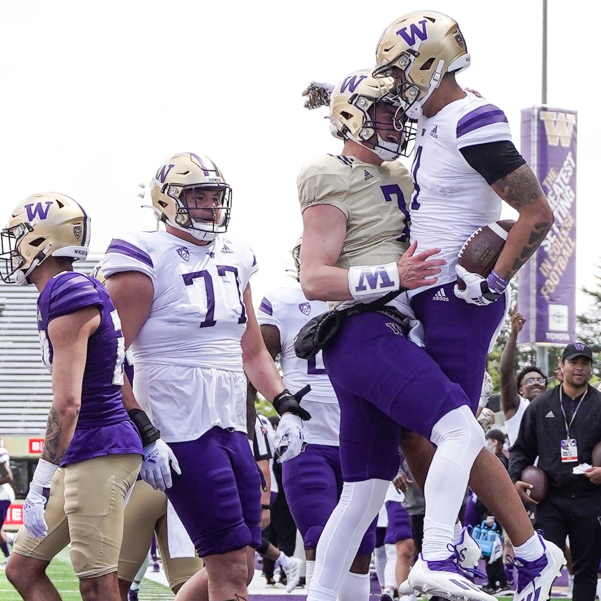 Huskies Dress for Success with New Uniforms - Sports Illustrated Washington  Huskies News, Analysis and More