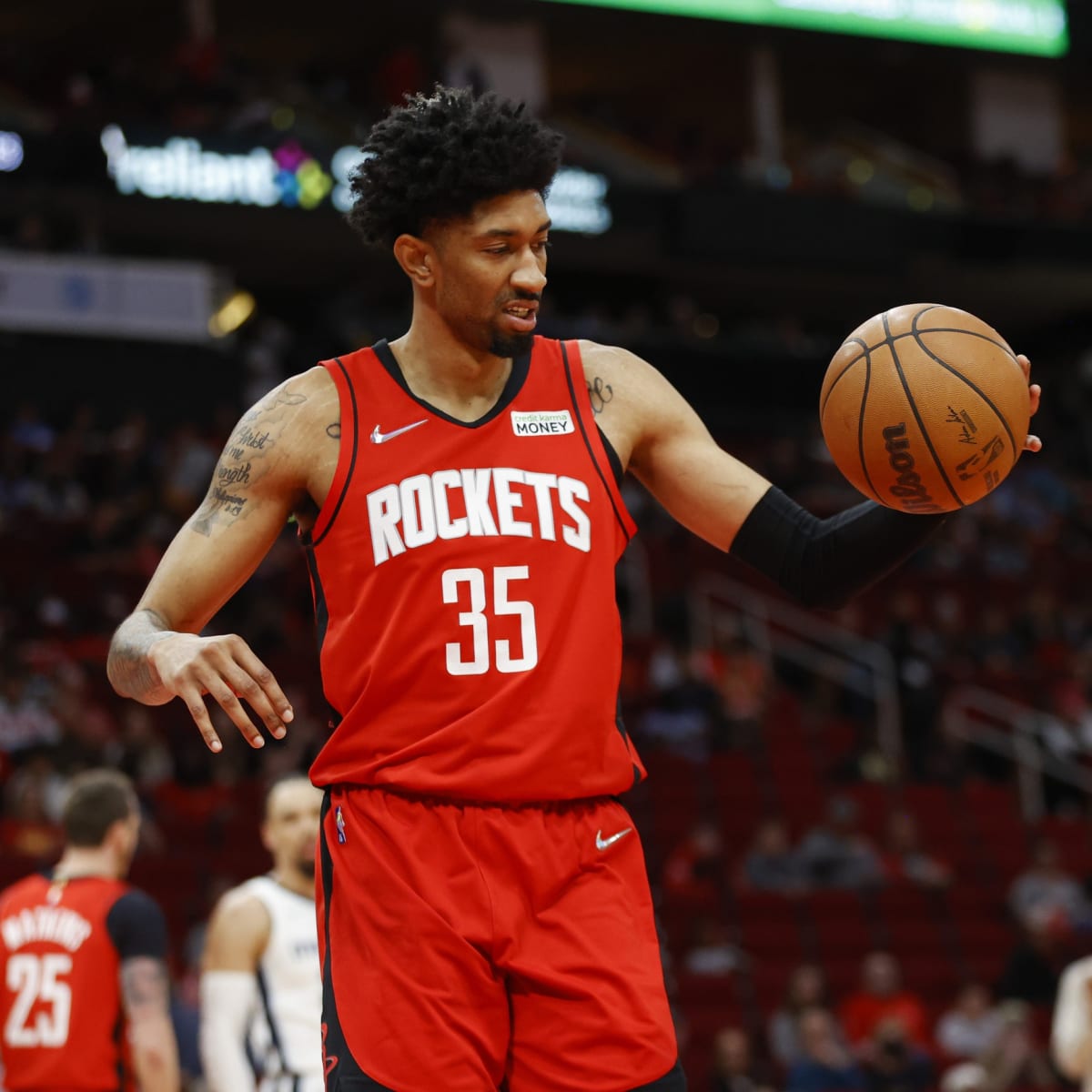 Rockets' Jalen Green threw out the first pitch for the Houston Astros