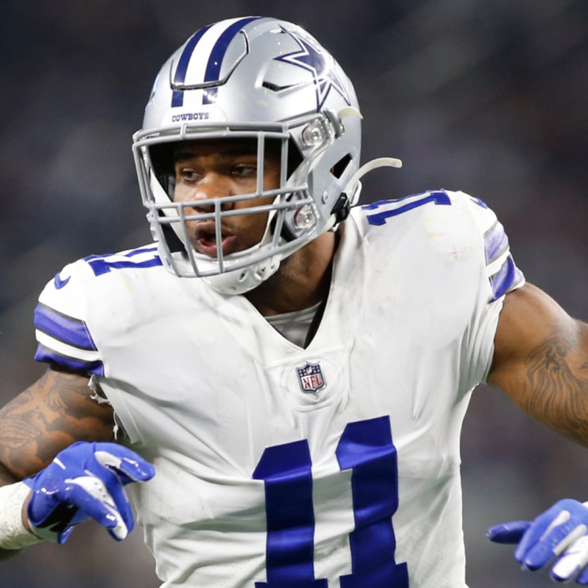 Dallas Cowboys linebacker Micah Parsons (11) and Washington Commanders wide  receiver Jahan Dotson (1) exchange jerseys after their team's NFL football  game in Arlington, Texas, Sunday, Oct. 2, 2022. (AP Photo/Michael Ainsworth