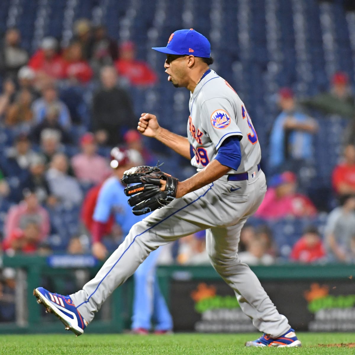 Edwin Diaz starting to fix slider thanks to tip from Mets' Jacob deGrom