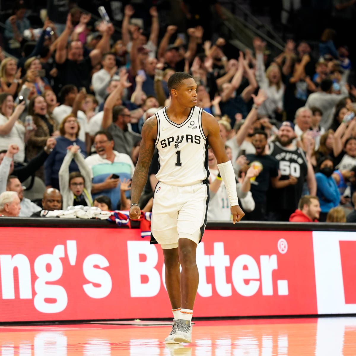 San Antonio Spurs: 3 Ways Lonnie Walker can crack the starting lineup