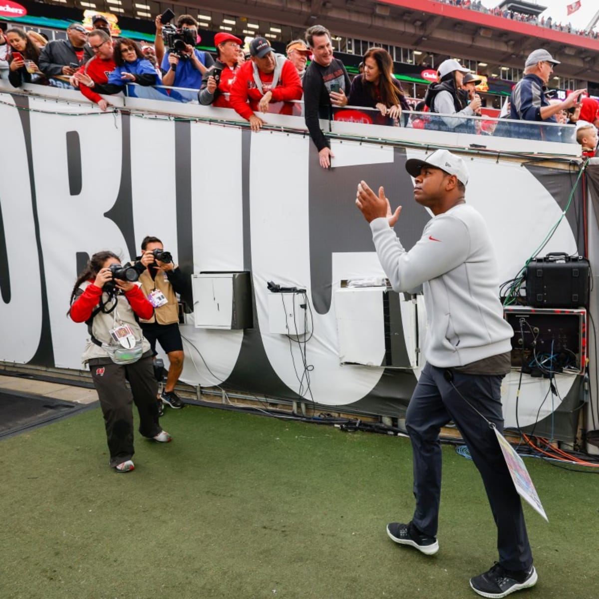 Jacksonville Jaguars to interview Tampa Bay Buccaneers offensive  coordinator Byron Leftwich for head coach - Big Cat Country