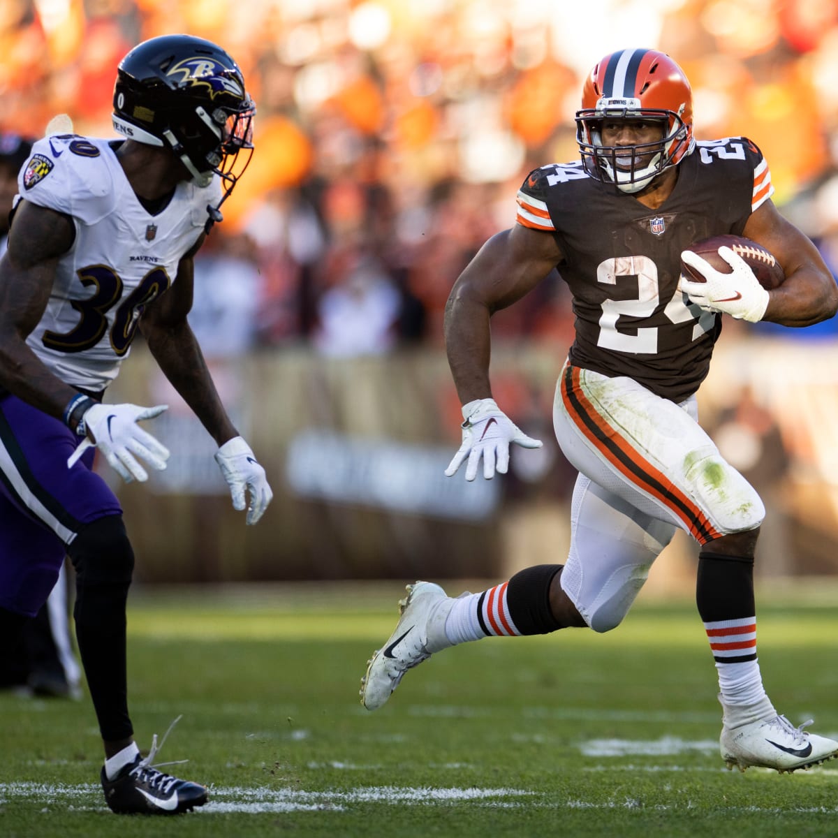 Browns' Nick Chubb Squats 610 Pounds Easily At Georgia High School