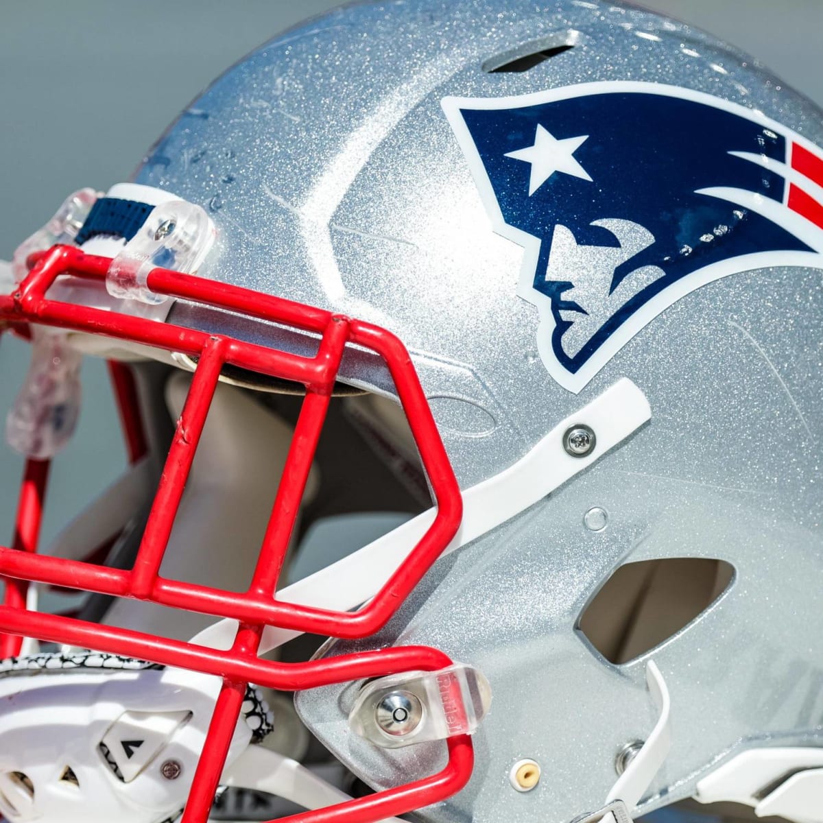 Patriots announce return of red throwback jerseys, Pat Patriot helmets for  2022 season - CBS Boston
