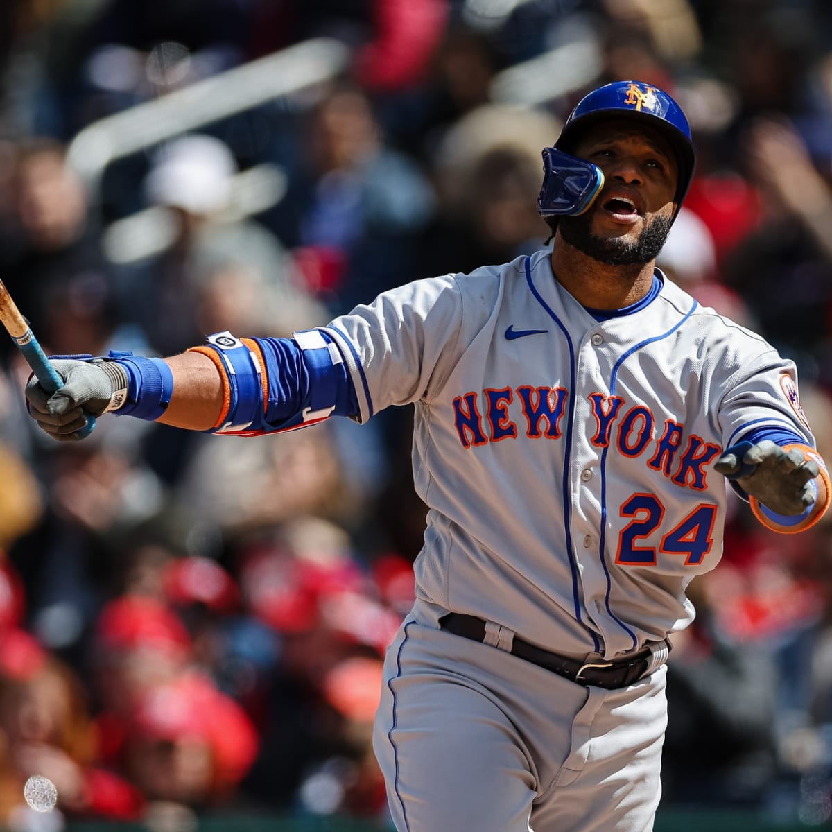 Robinson Cano gets first hit in Majors 