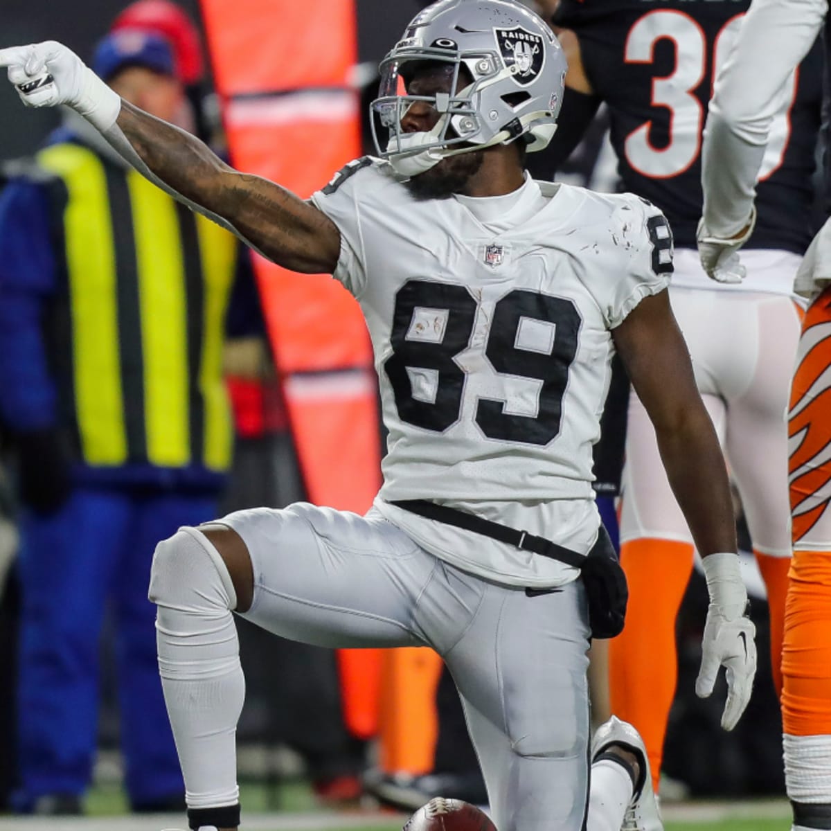 Las Vegas Raiders: Bryan Edwards turning heads in training camp