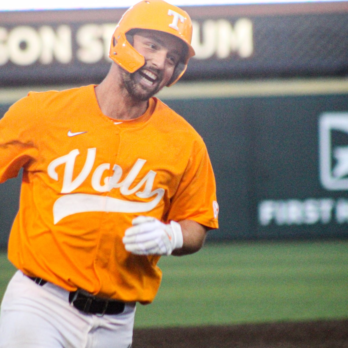 Tennessee baseball falls in polls, bracketology projections