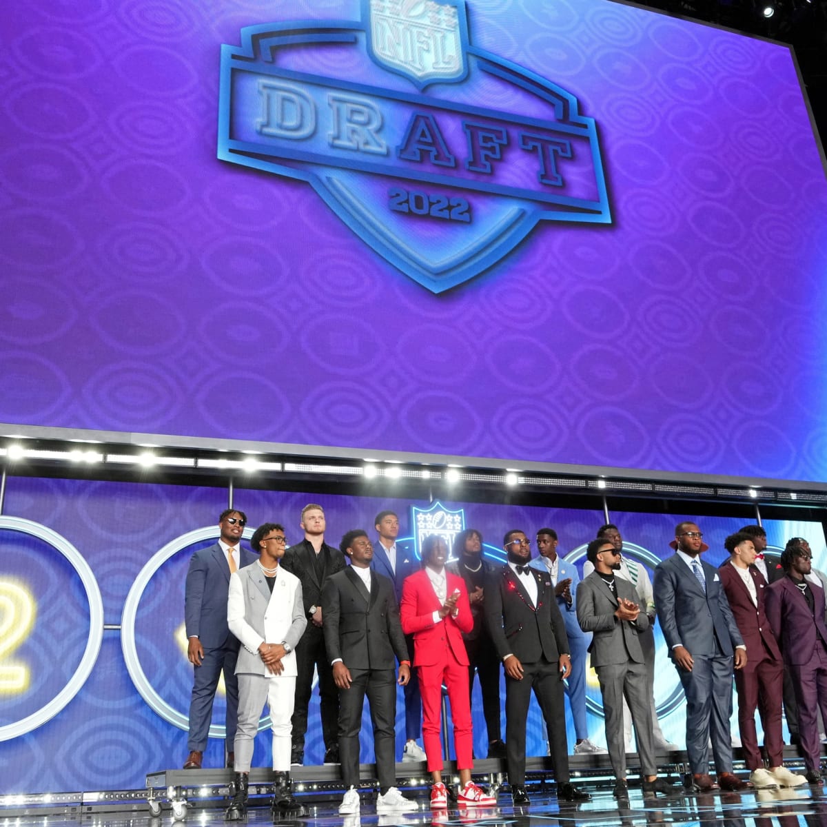 Divergent New York Giants mock drafts: Two very different