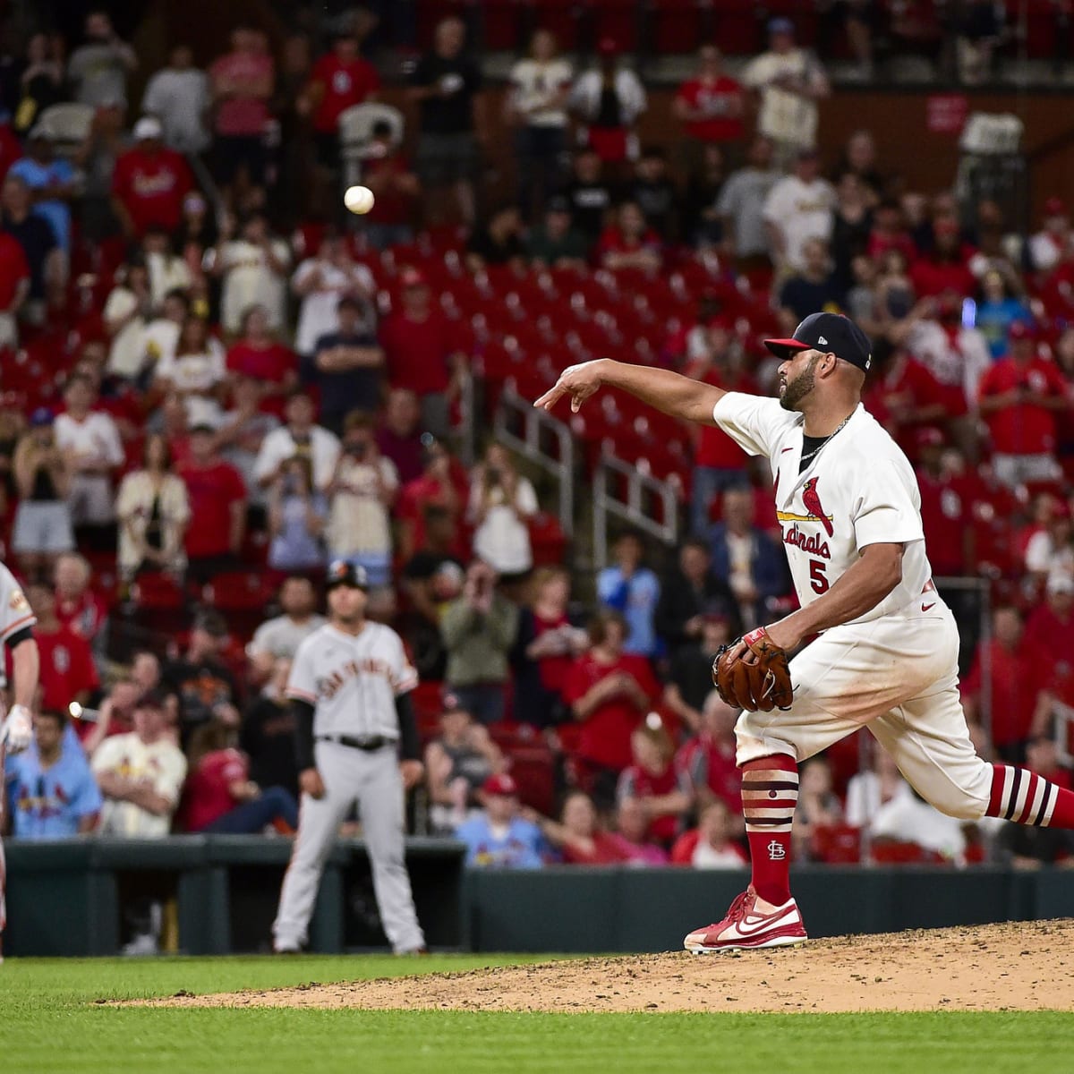 Here's How Twitter Reacted to Albert Pujols' MLB Pitching Debut on Sunday  Night - Fastball