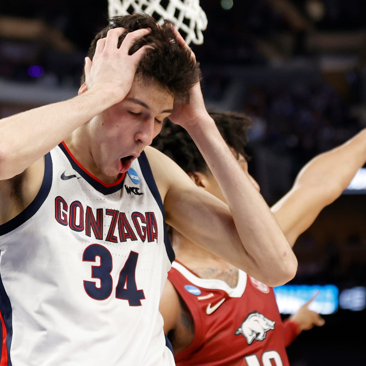 Oklahoma City Thunder rookie Chet Holmgren to miss 2022-23 season with foot  injury sustained in pro-am basketball game - ESPN