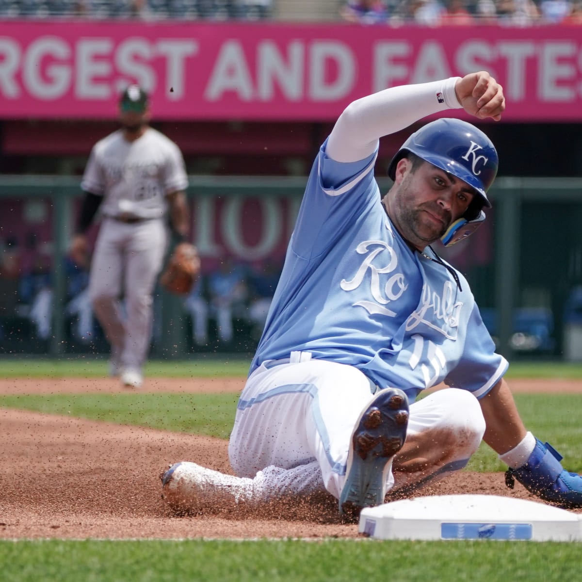 Royals Report: KC Fumbles Brooms In Sloppy Loss To Twins